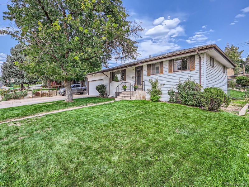 4830 S Lipan St, Englewood, CO 80110