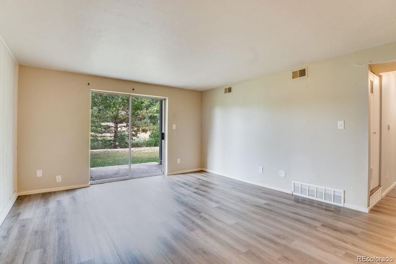 249 E Highline Cir #102, Centennial, CO 80122
