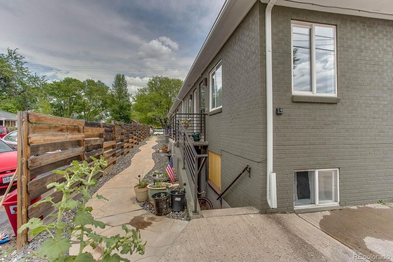 1529 Clermont St, Denver, CO 80220