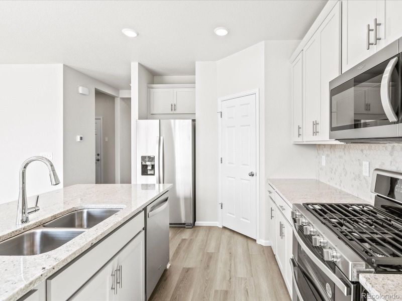 6051 Sugarloaf St, Brighton, CO 80601