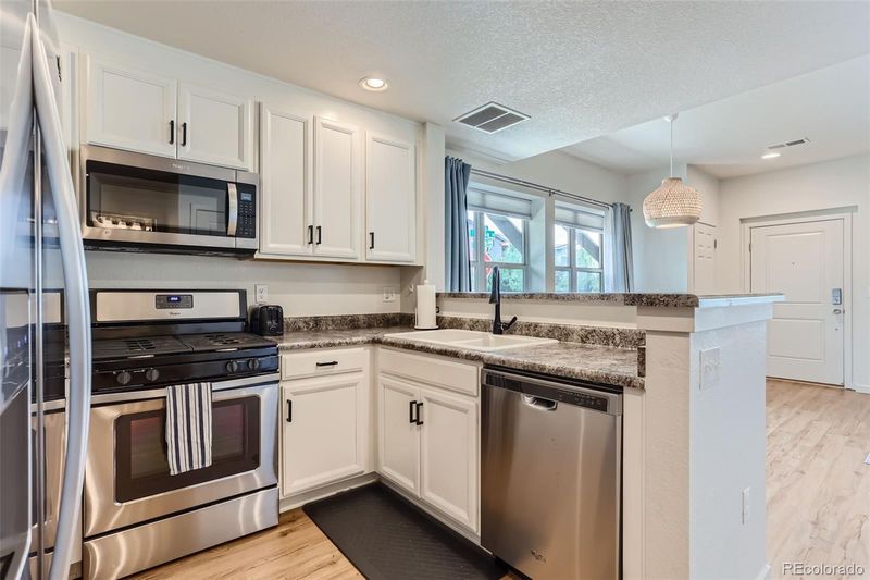 8802 E 55th Ave, Denver, CO 80238