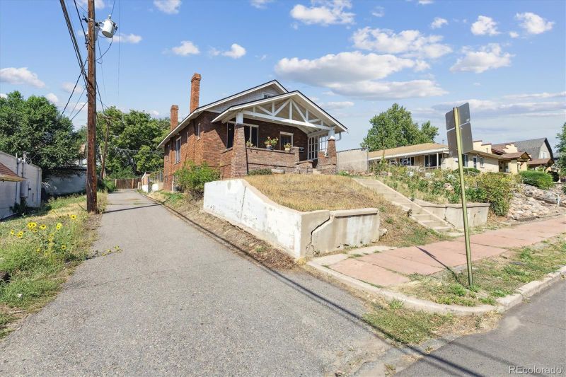 3225 N Clay St, Denver, CO 80211