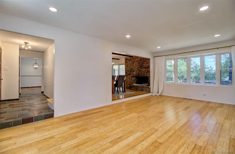 210 Pine Ave, Colorado Springs, CO 80906