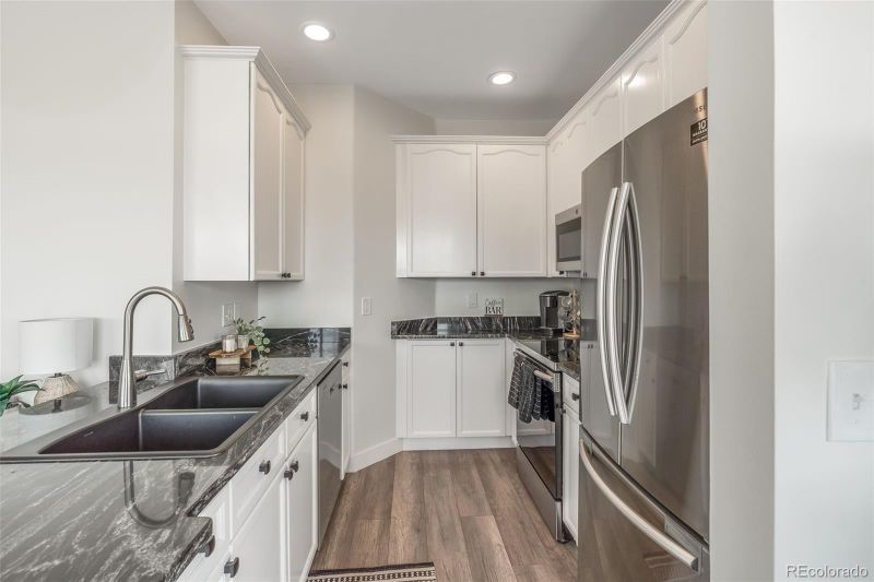 8464 S Holland Way #308, Littleton, CO 80128