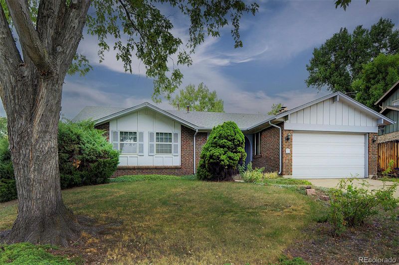 891 S Newcombe Way, Lakewood, CO 80226