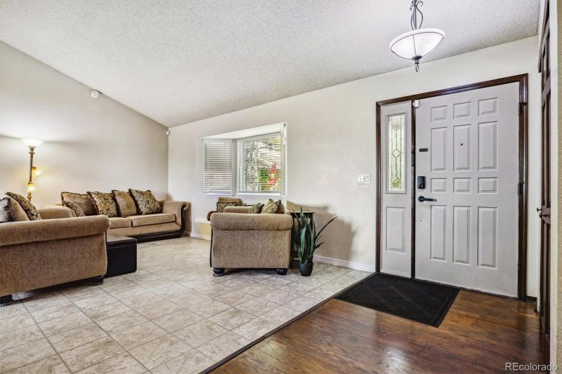 14101 E Chenango Pl, Aurora, CO 80015