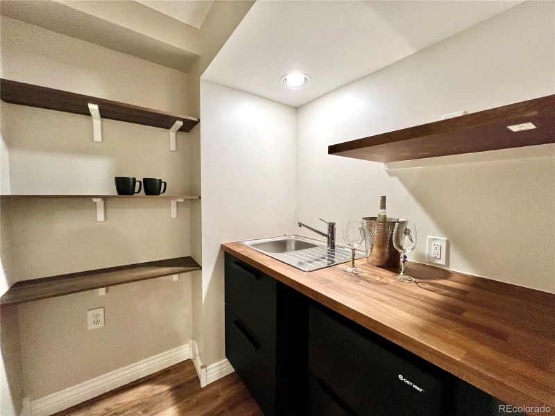 766 S Poplar St, Denver, CO 80224