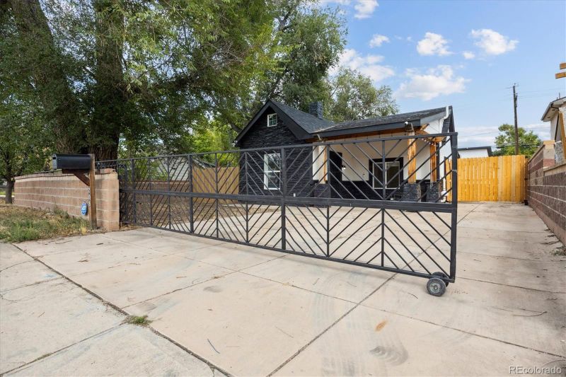 208 Knox Ct, Denver, CO 80219