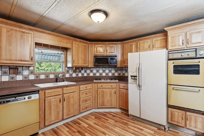 408 Elizabeth Ave, Lafayette, CO 80026