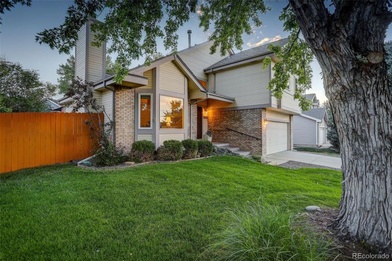 1250 Stonehaven Ave, Broomfield, CO 80020