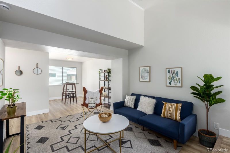 228 S Nome St, Aurora, CO 80012