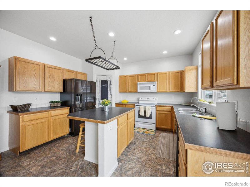 3371 Hackberry Ln, Johnstown, CO 80534