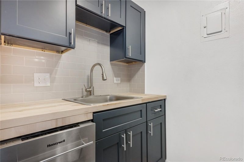 855 N Pennsylvania St #403, Denver, CO 80203