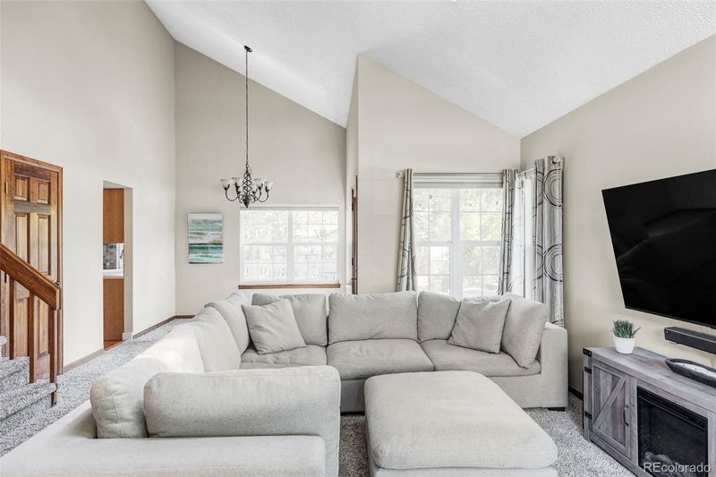 7950 S Race Ct, Centennial, CO 80122