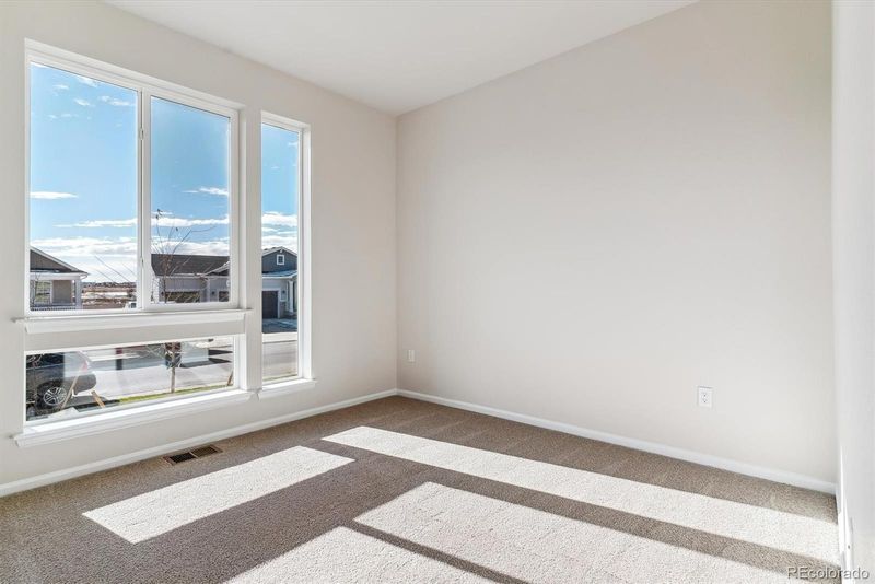 24513 E 36th Ave, Aurora, CO 80019