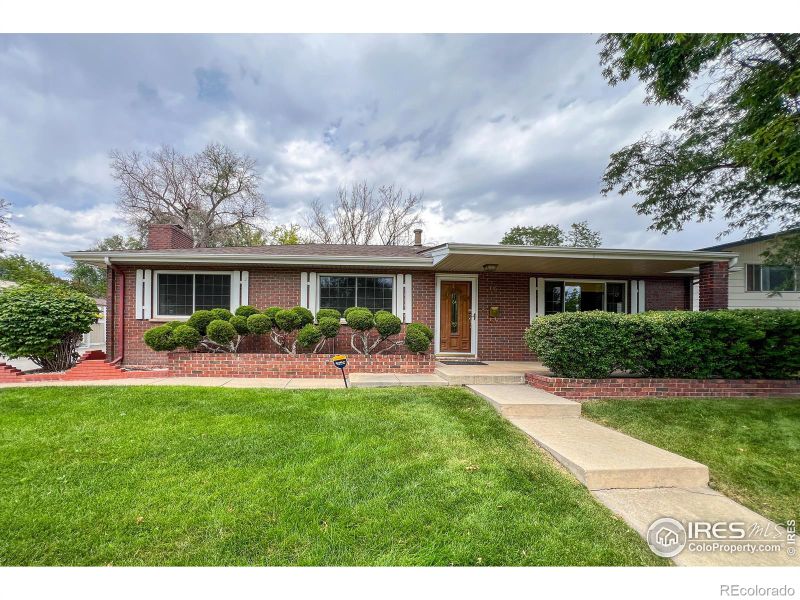 16 Gardner Dr, Longmont, CO 80504