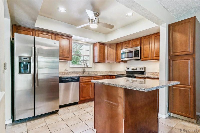 2518 S Vaughn Way #B, Aurora, CO 80014