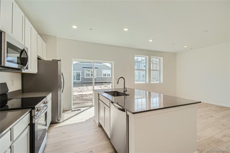 10986 Norfolk Ct, Commerce City, CO 80022