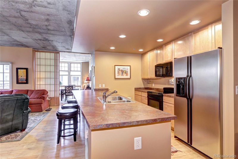 275 S Harrison St #305, Denver, CO 80209