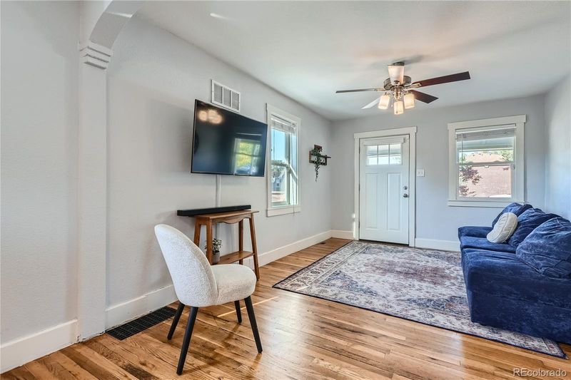 1900 Dallas St, Aurora, CO 80010
