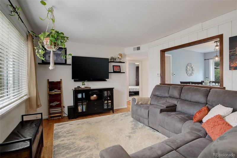 1822 S Stuart St, Denver, CO 80219