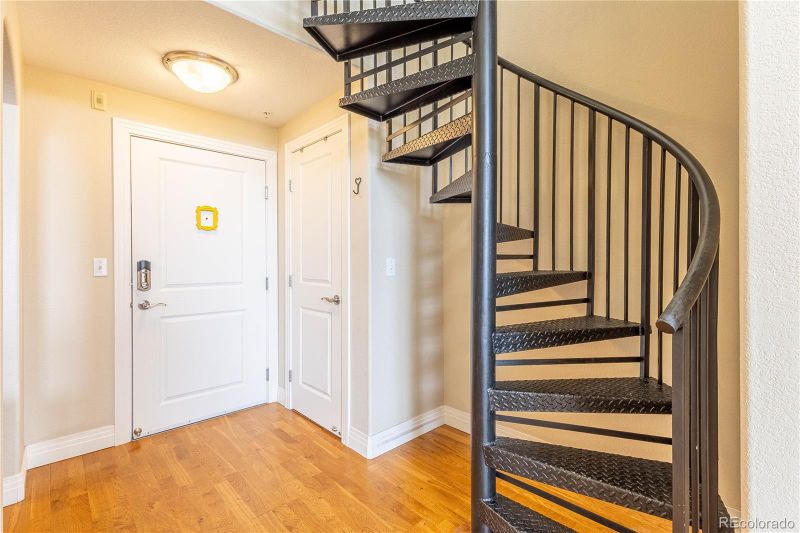 9019 E Panorama Cir #D419, Englewood, CO 80112