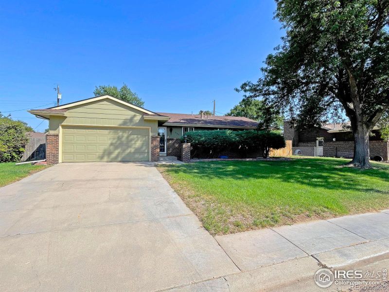 348 S 6th St, La Salle, CO 80645