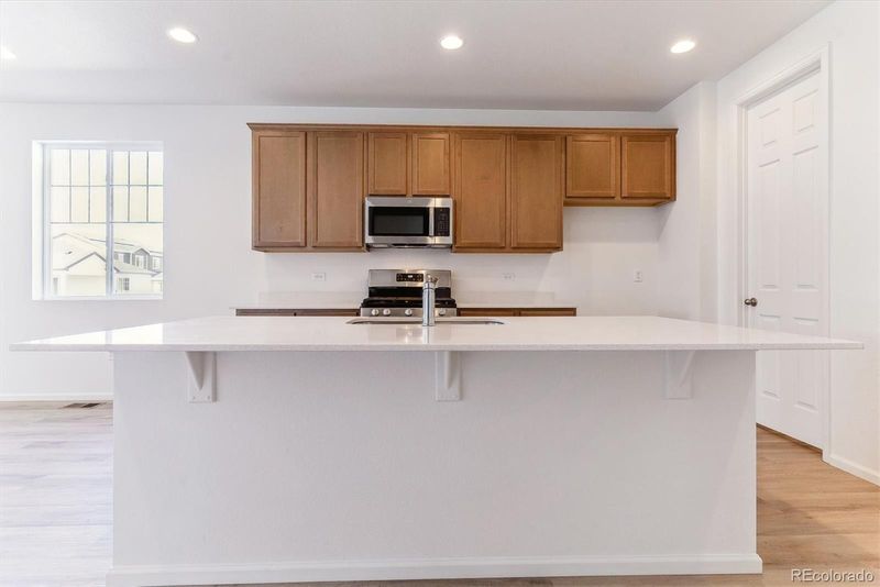 9743 Ceylon St, Commerce City, CO 80022