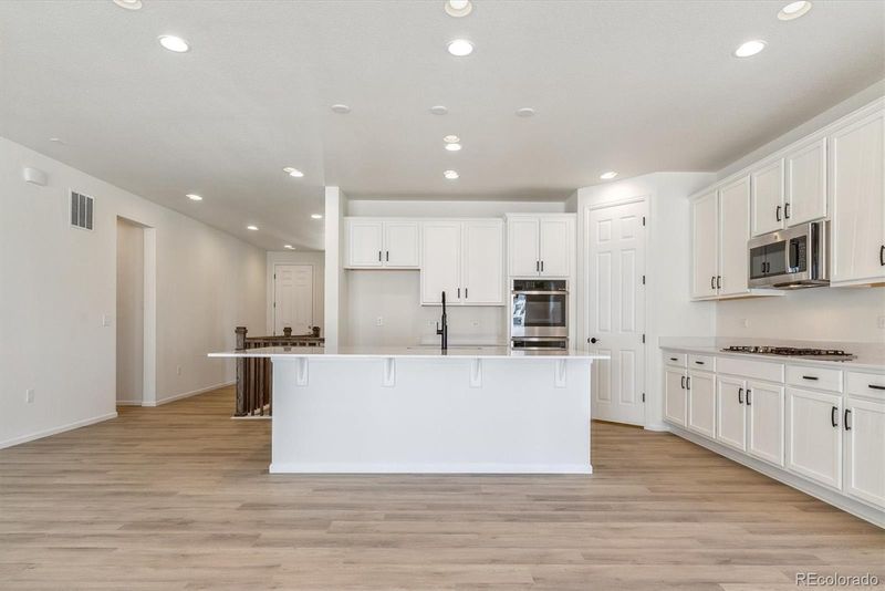 9714 Ceylon St, Commerce City, CO 80022