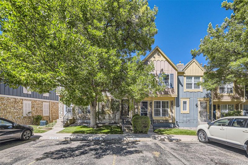 2728 E Nichols Cir, Centennial, CO 80122