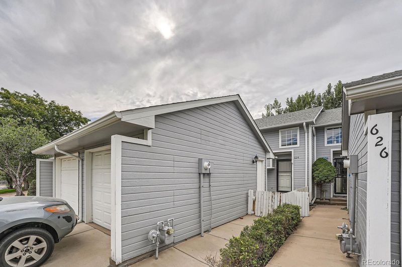 624 Switzer Ln, Thornton, CO 80260