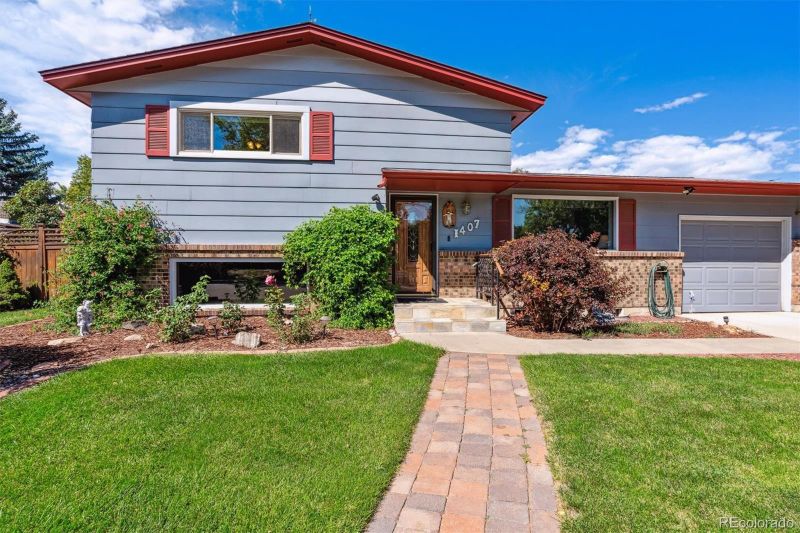 1407 Mount Evans Dr, Longmont, CO 80504