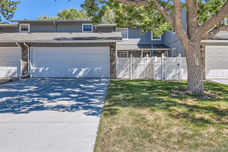 2702 S Xanadu Way, Aurora, CO 80014
