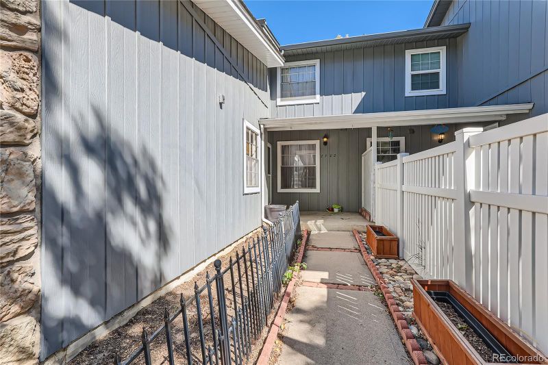 2702 S Xanadu Way, Aurora, CO 80014