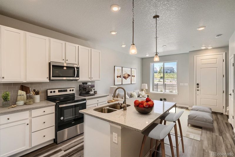 6967 Huddersfield Ln, Castle Pines, CO 80108