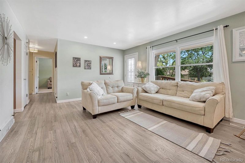 114 Dudley Ave, Colorado Springs, CO 80909
