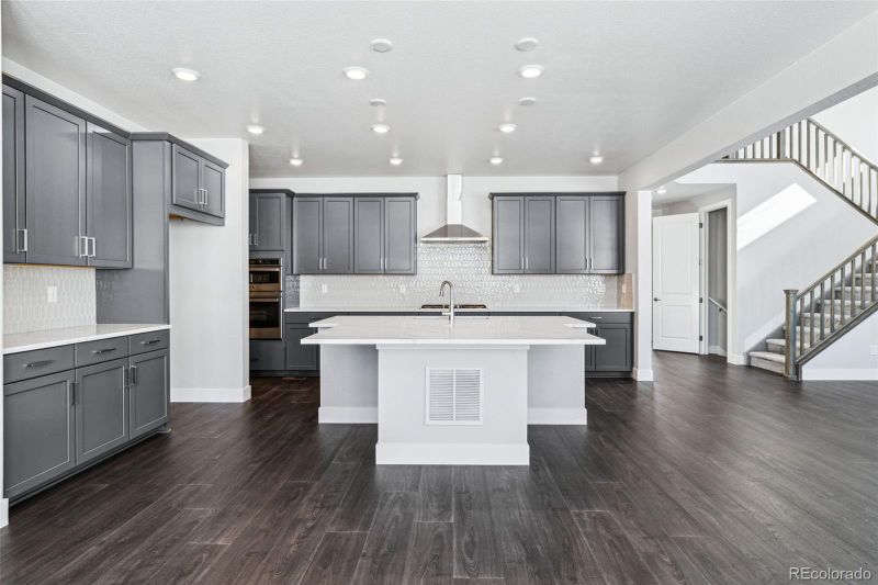 9339 Russell Cir, Arvada, CO 80007