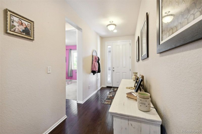 25189 E Ellsworth Dr, Aurora, CO 80018