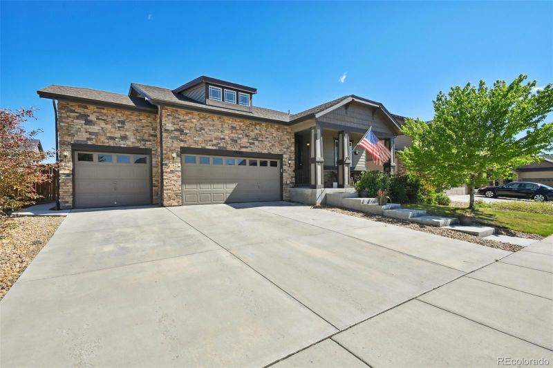 25189 E Ellsworth Dr, Aurora, CO 80018