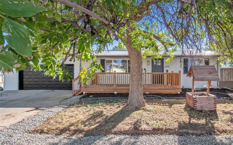 200 Dahlia St, Bennett, CO 80102