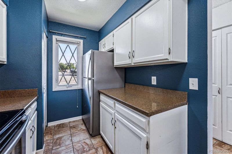 9432 W Ontario Dr, Littleton, CO 80128