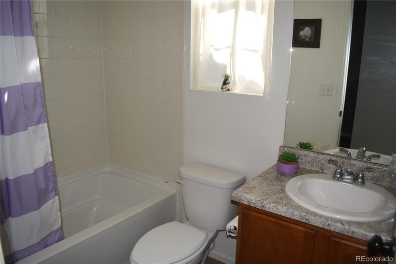 16 S Newcastle Way, Aurora, CO 80018