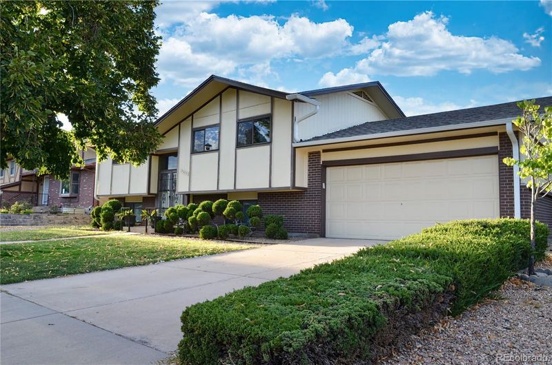 12033 E Hawaii Cir, Aurora, CO 80012
