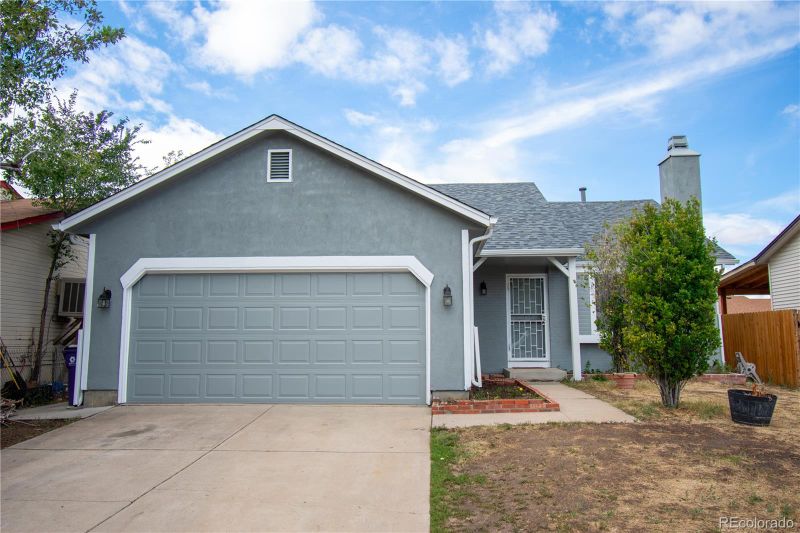 4319 Dearborn St, Denver, CO 80239