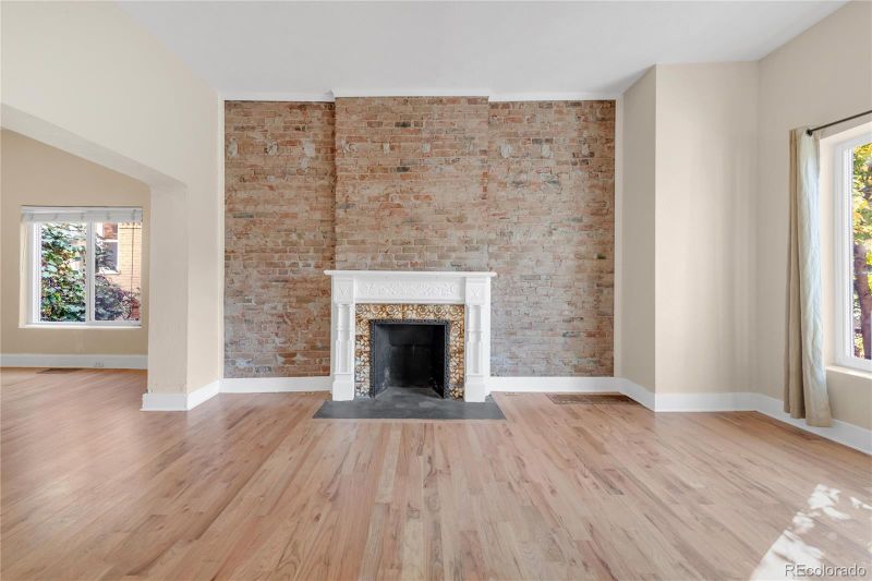 2344 N Franklin St, Denver, CO 80205