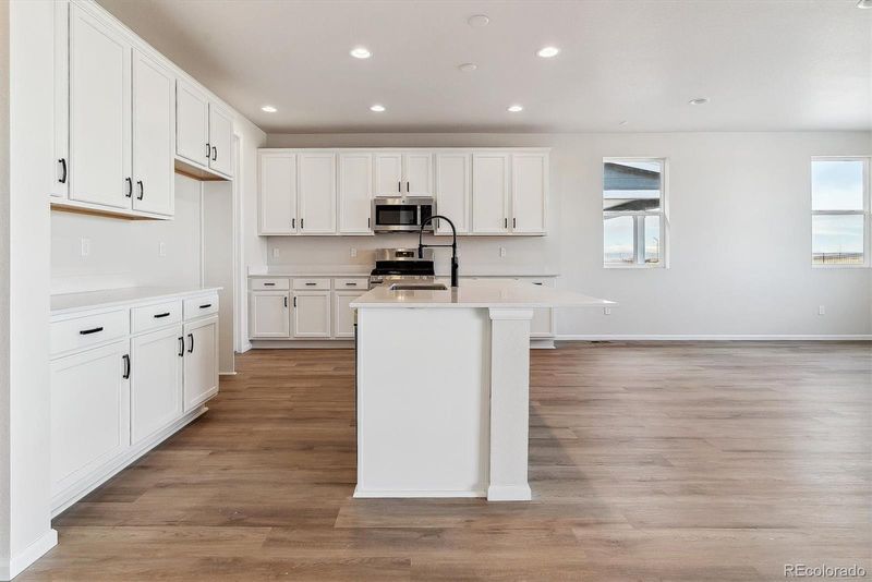 25025 E 41st Ave, Aurora, CO 80019
