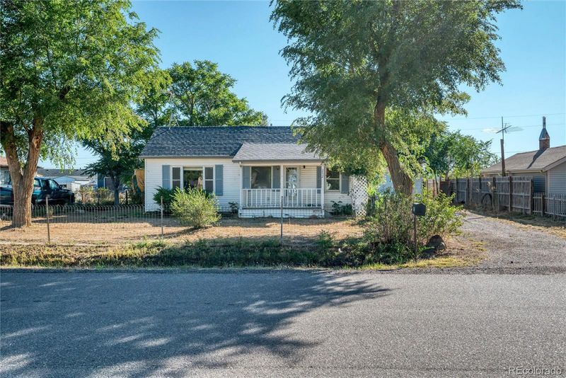 252 S Owens St, Byers, CO 80103