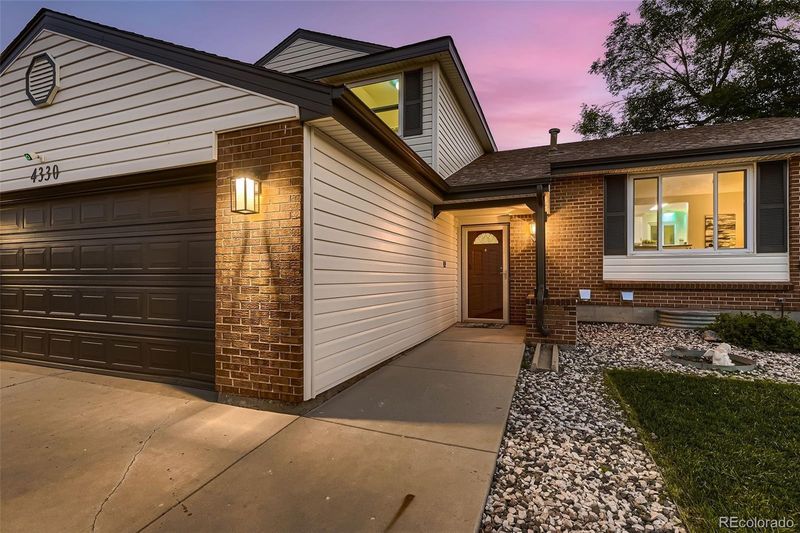 4330 E 115th Pl, Thornton, CO 80233