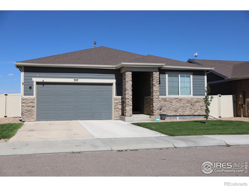 707 N Country Trl, Ault, CO 80610
