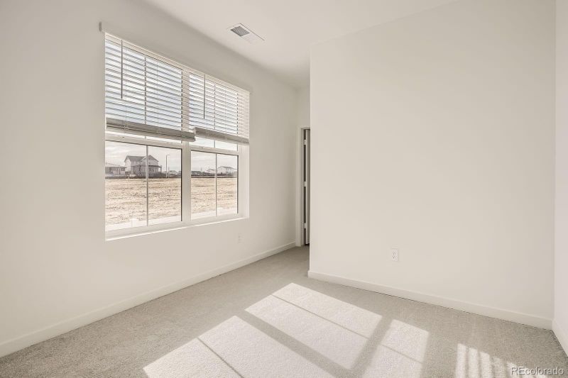 2050 S Haleyville Way, Aurora, CO 80018